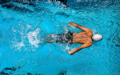 Sport en piscine : bienfaits pour la santé et la silhouette